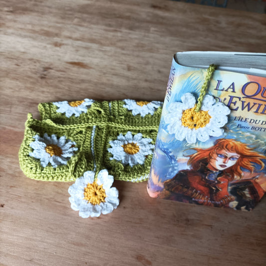 pochette livre avec marque page